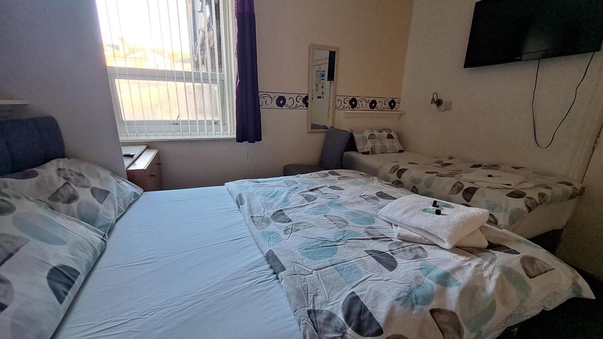 Fern Villa Hotel - Albert Road Blackpool Oda fotoğraf